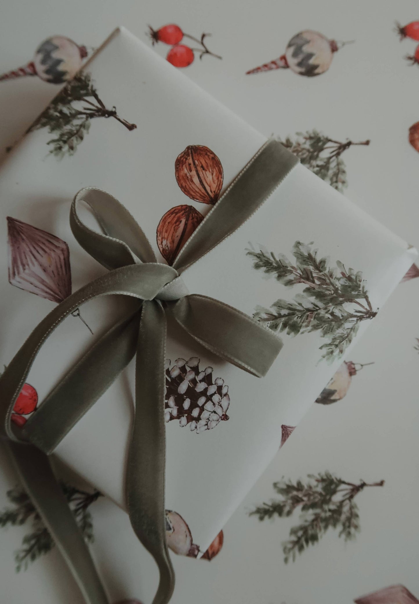 Set Of 3 Pieces Christmas decors white gift paper
