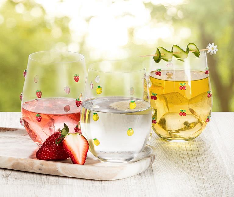 Stemless Wine Glass with Strawberries