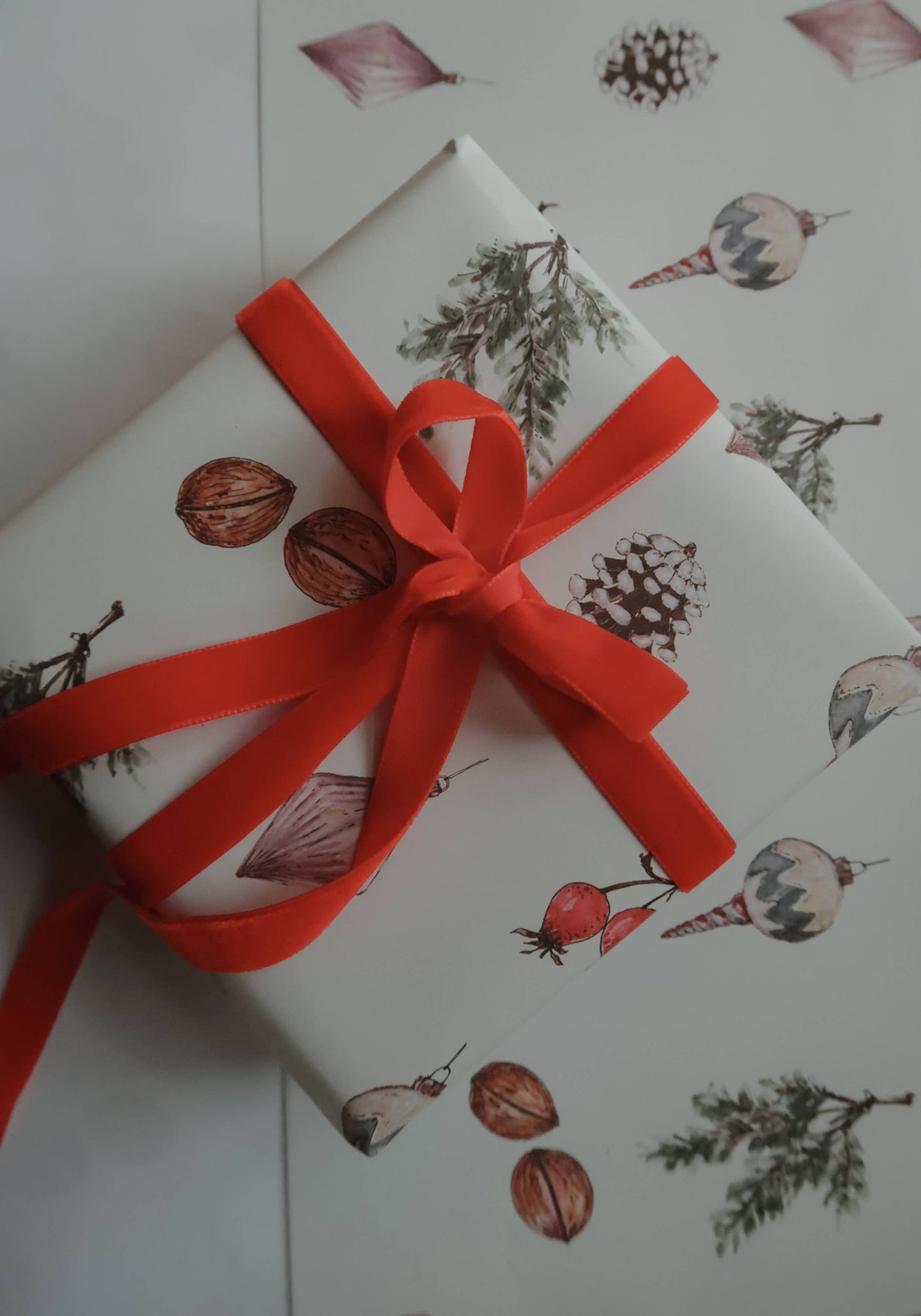 Set Of 3 Pieces Christmas decors white gift paper