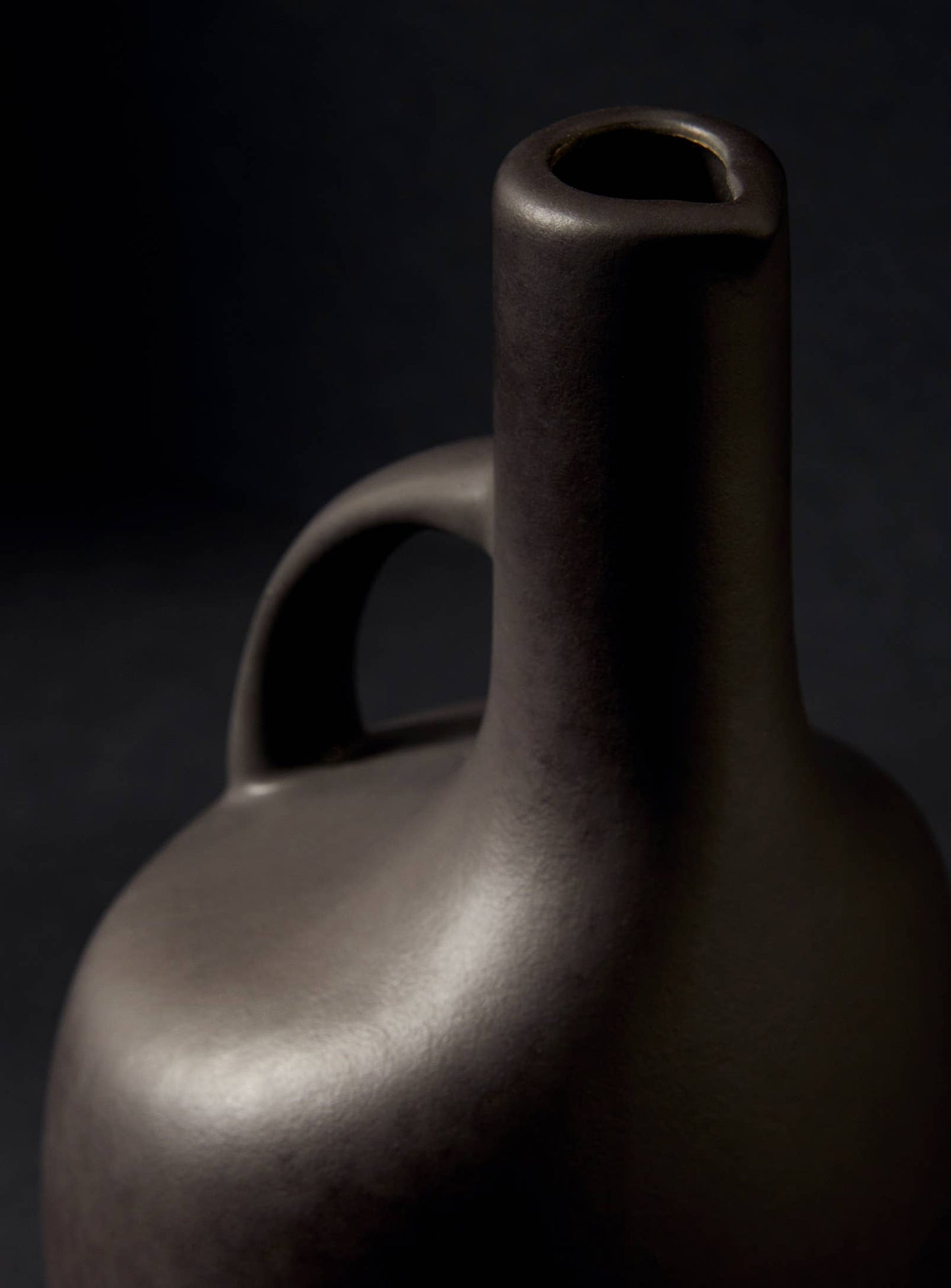 Stoneware Olive Oil Bottle | Canard 34 oz: Matte Black