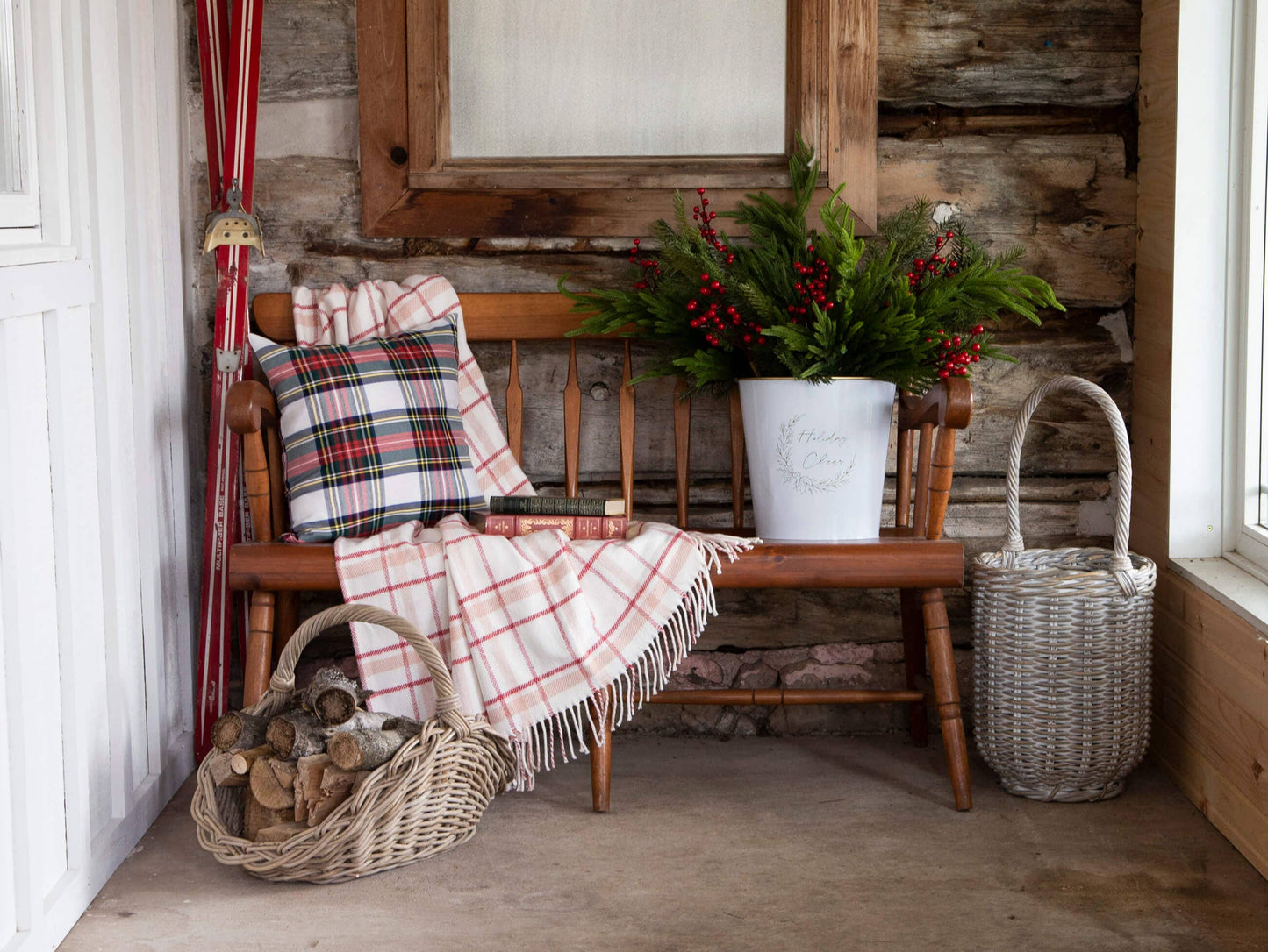 ROUND TALL WHITEWASHED RATTAN WITH OVERHANDLE | 2 Sizes