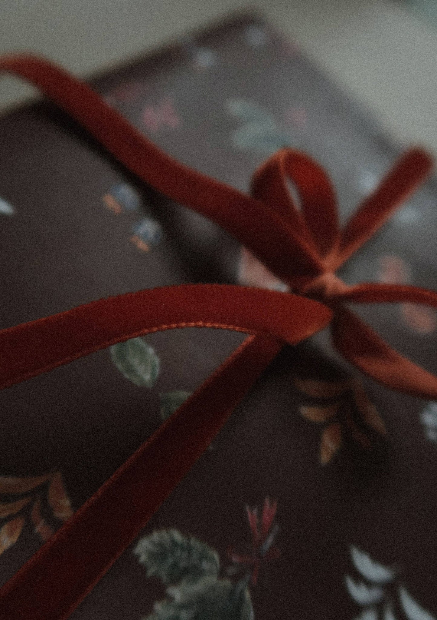 Velvet ribbon red/brownish length 3m/width 9mm