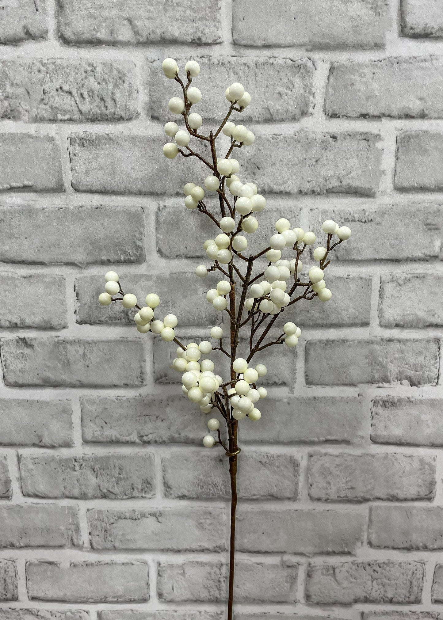 25" CREAM OUTDOOR BERRY SPRAY WITH 5 BRANCHES