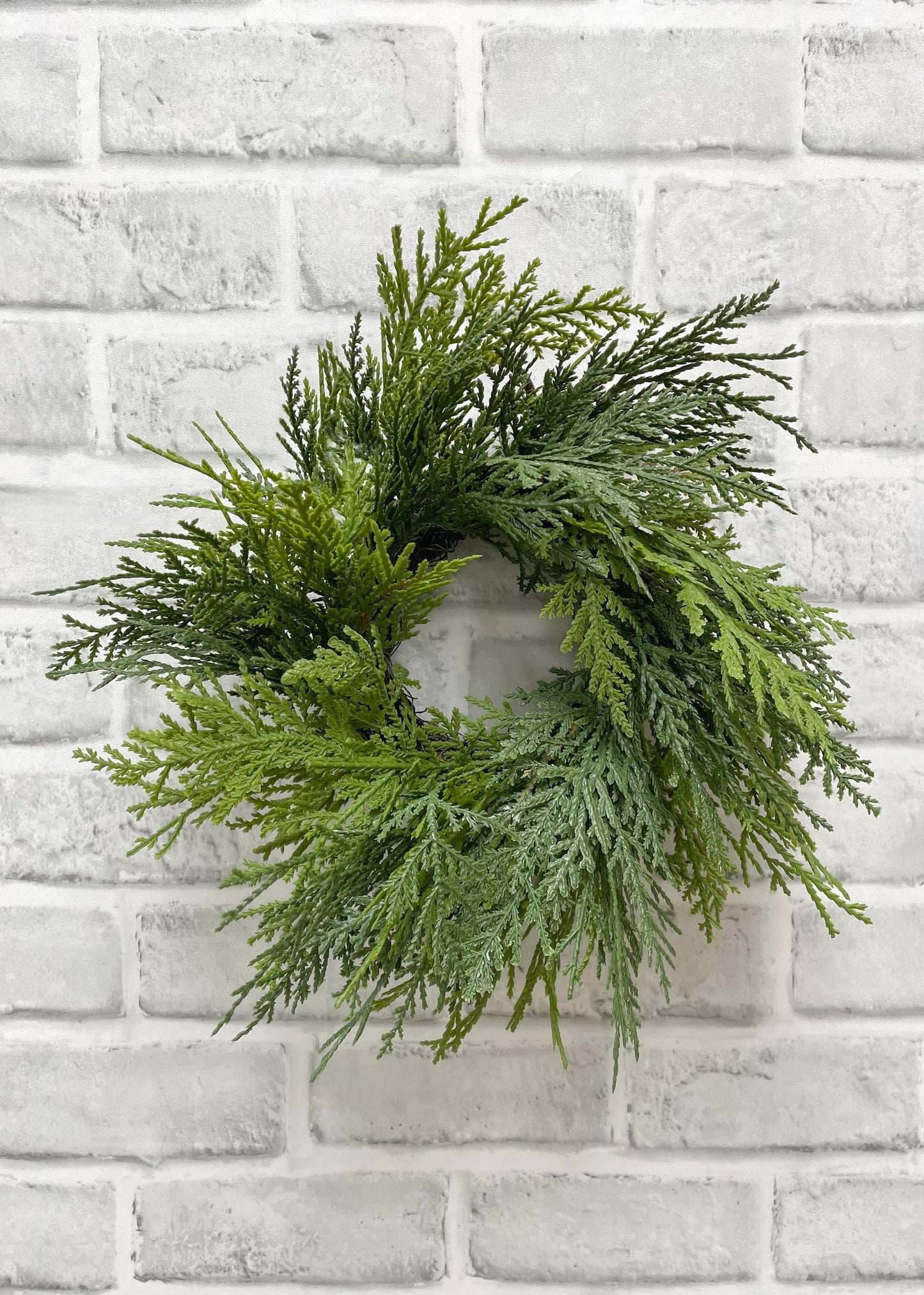 8" IN DIM, 14" OUT DIM, FRESH TOUCH NORTHERN WHITE CEDAR WREATH