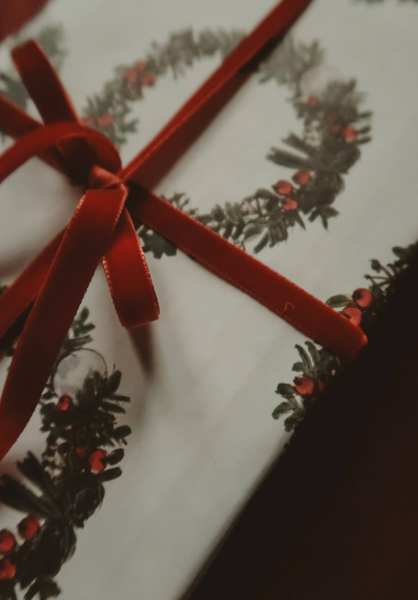 Set Of 3 Pieces Christmas Wreath white Wrapping Paper