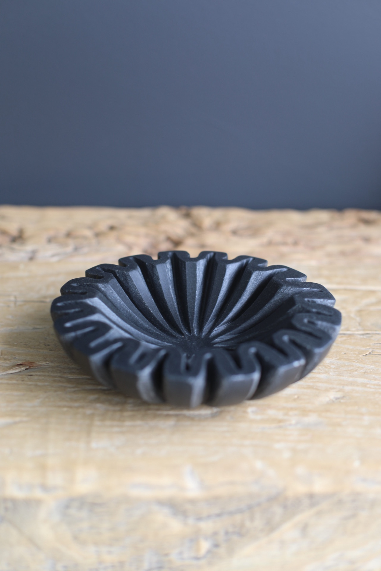 Marble Fluted Scalloped Bowl Black Small
