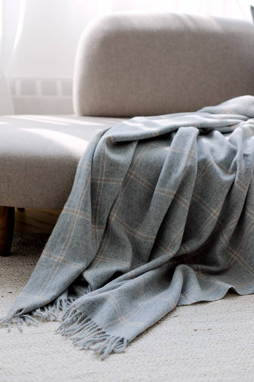 Stowe Throw - in 2 colors