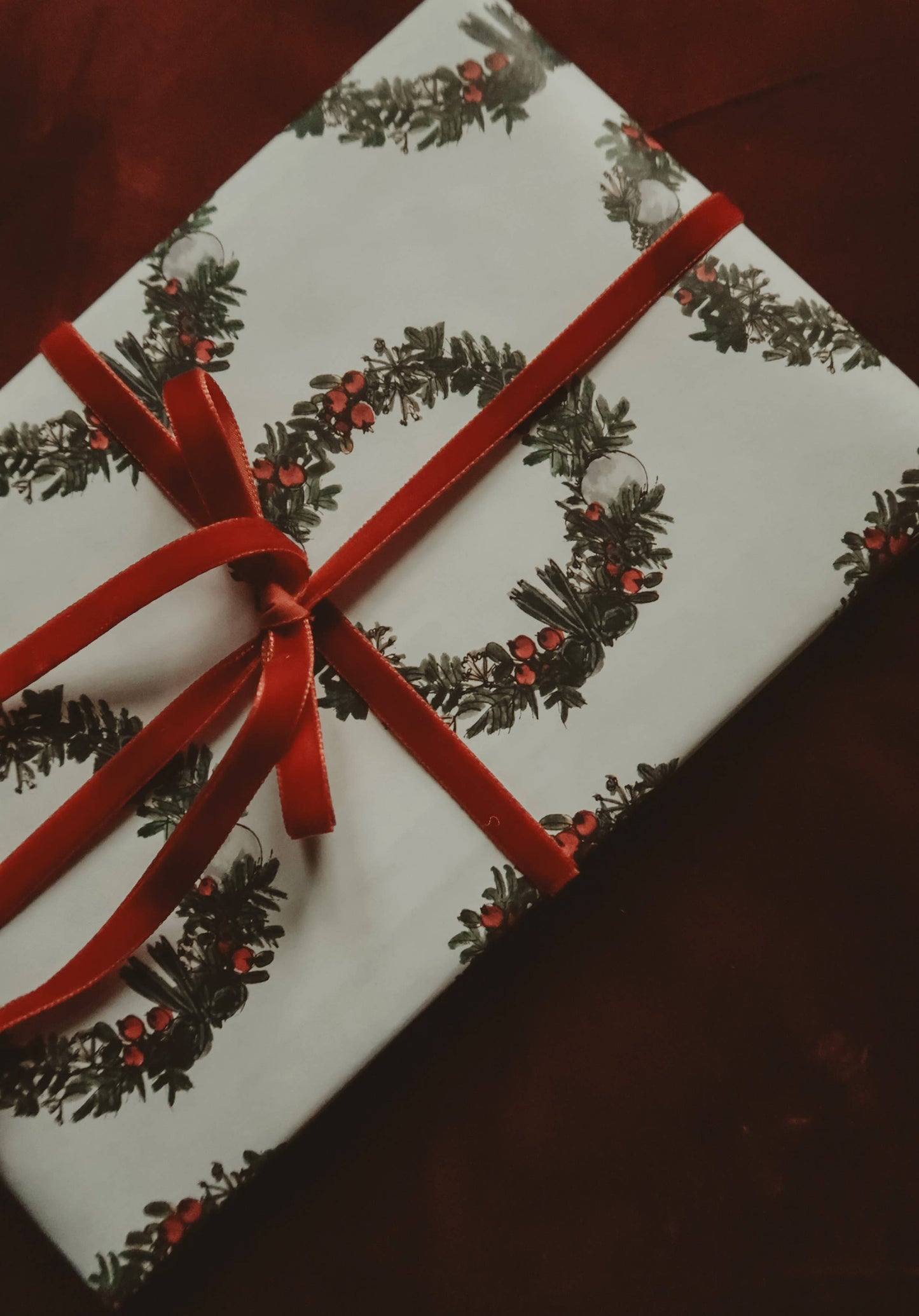 Set Of 3 Pieces Christmas Wreath white Wrapping Paper