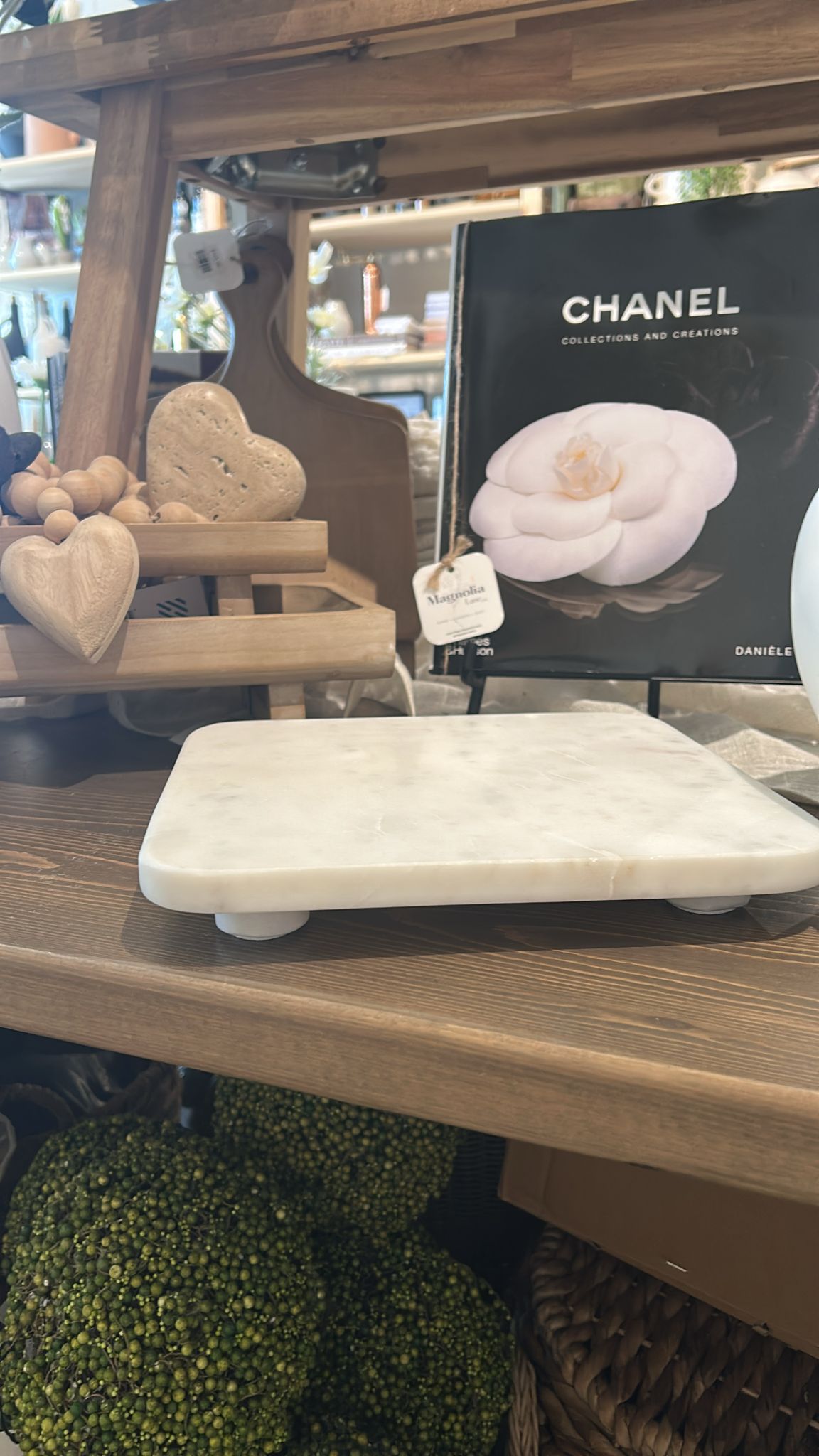 Round Edge Square footed Marble Riser