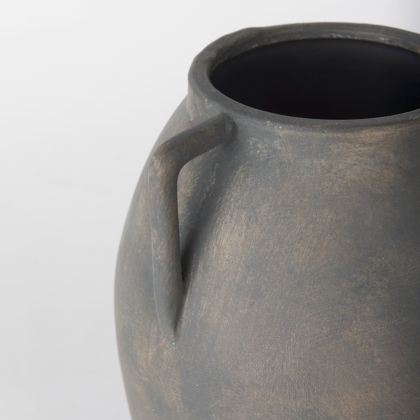 Kilian Medium Vase - Magnolia Lane co. Home + Garden + Gift