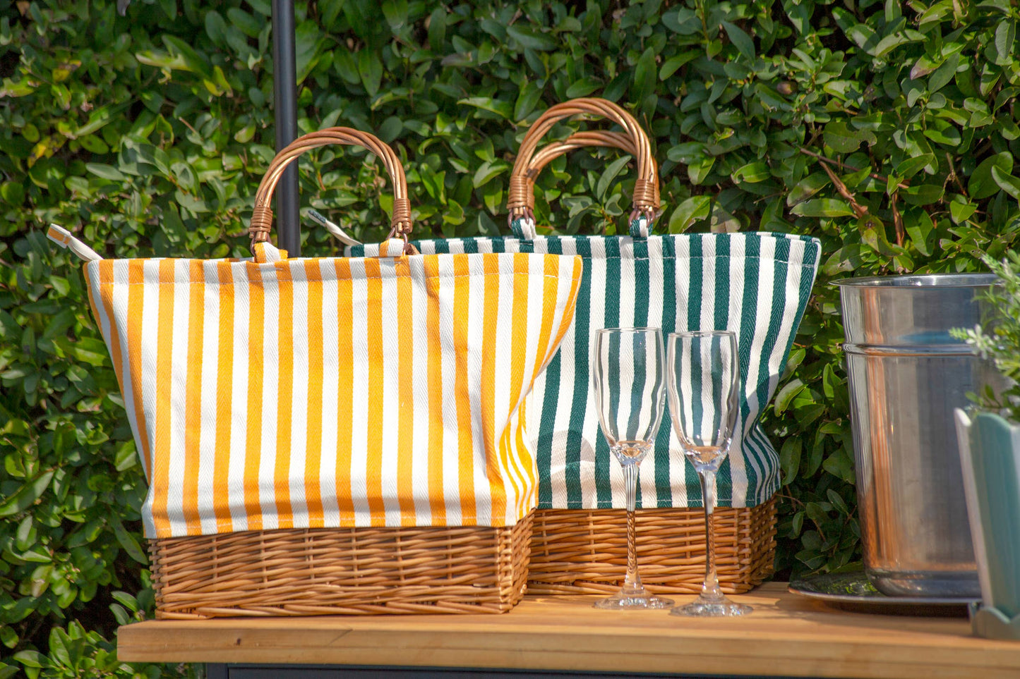 RECTANGULAR WILLOW BASE  INSULATED PICNIC BAG GREEN - Magnolia Lane co. Home + Garden + Gift