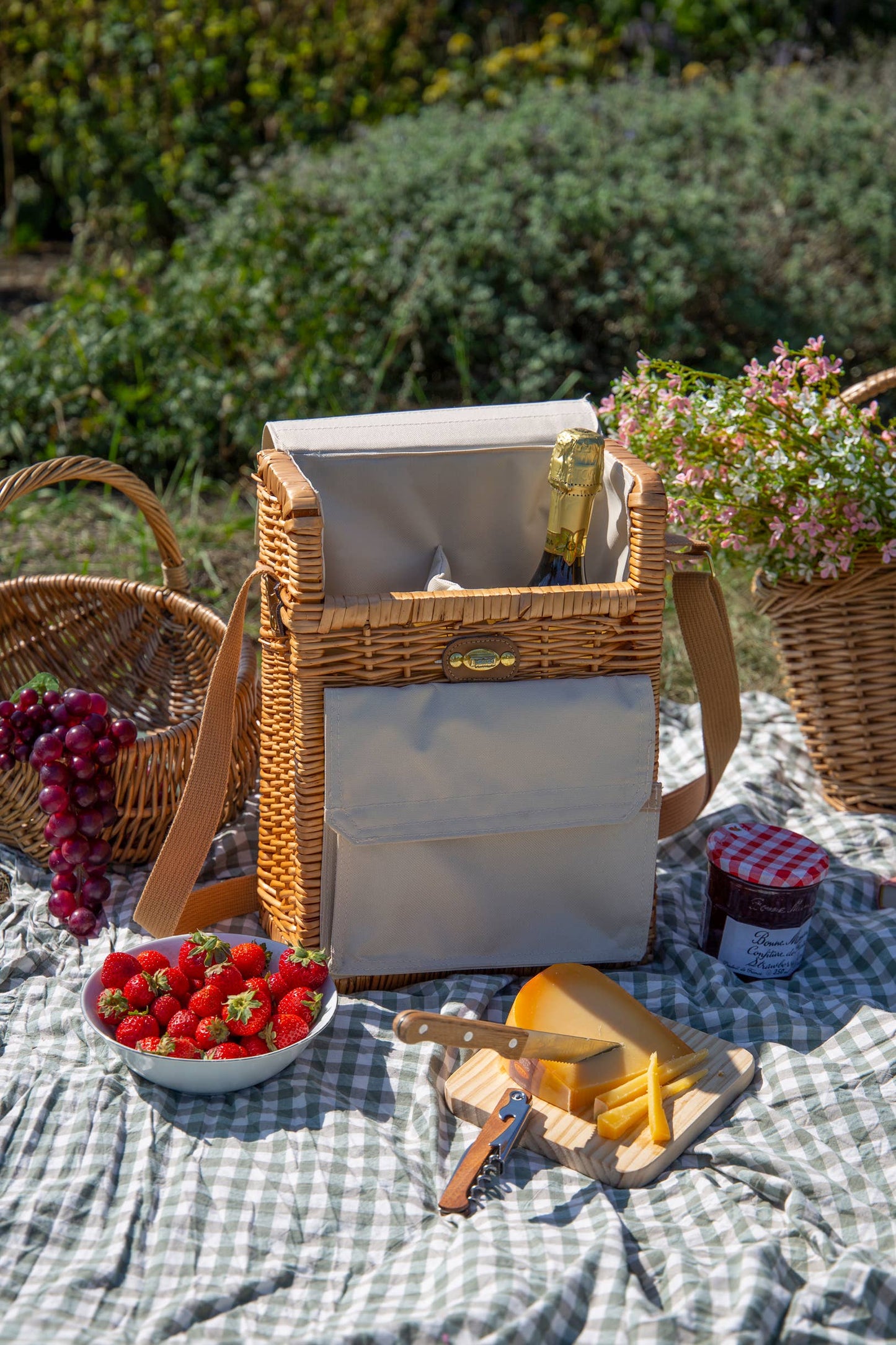 WILLOW 2 WINE BOTTLE BAG WITH CHEESE BOARD KNIFE CORKSCREW - Magnolia Lane co. Home + Garden + Gift