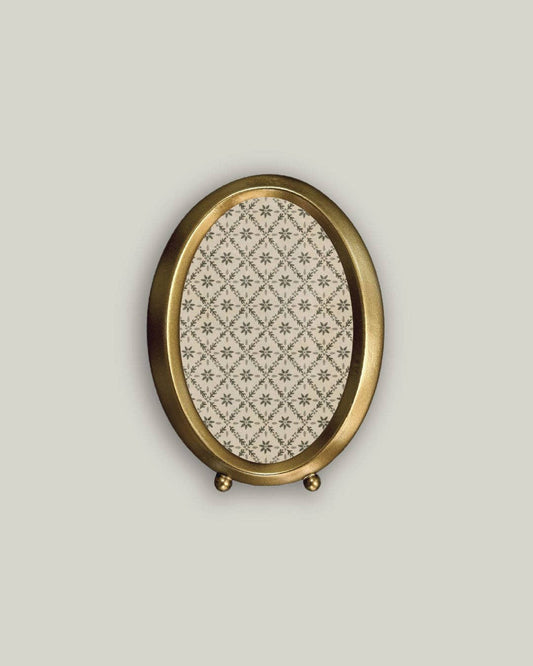 Modern Oval Photo Frame - Magnolia Lane co. Home + Garden + Gift