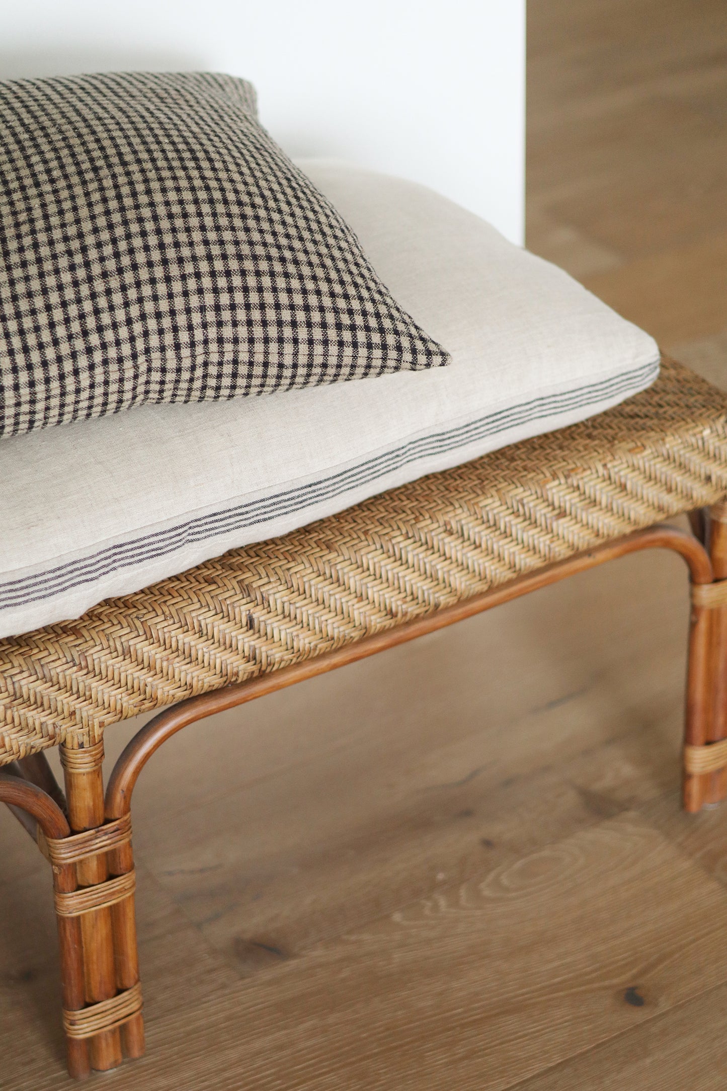Heritage Linen Pillow, 20 x 20