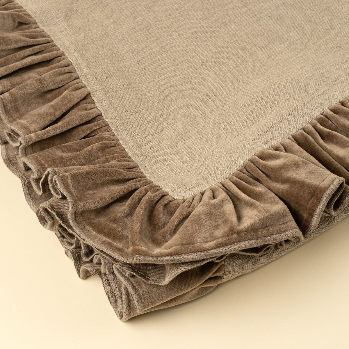 Velvet Ruffle Linen Throw