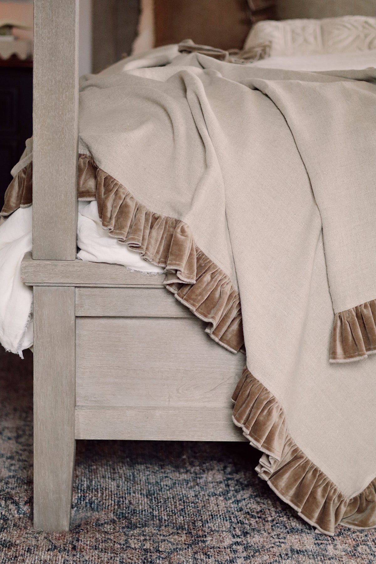 Velvet Ruffle Linen Throw