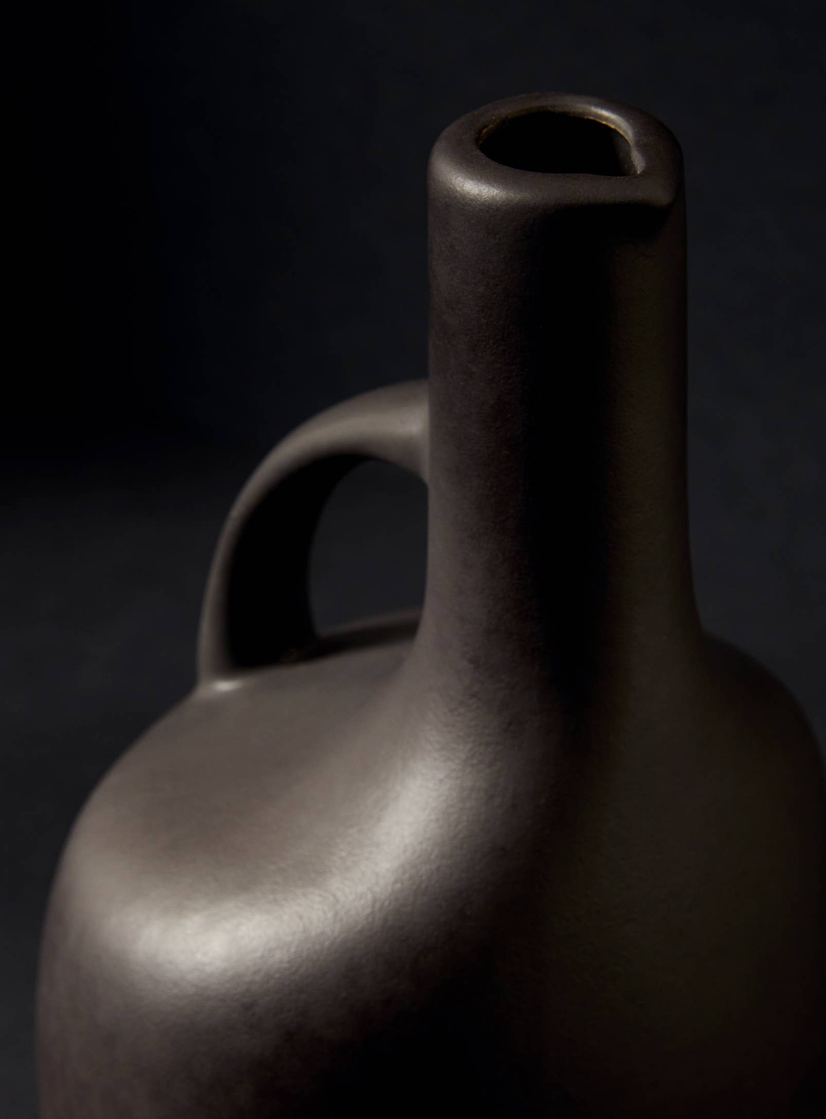 Handmade Stoneware Olive Oil Dispenser | Canard 34 oz - Magnolia Lane co. Home + Garden + Gift