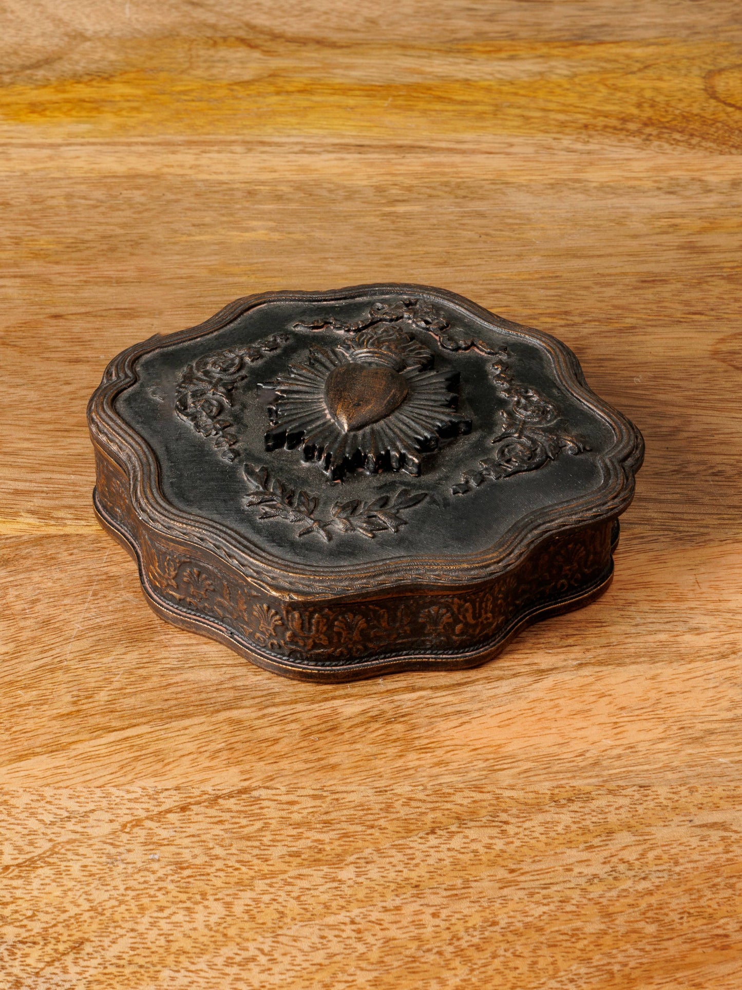 Black box Ex-Voto Talisman