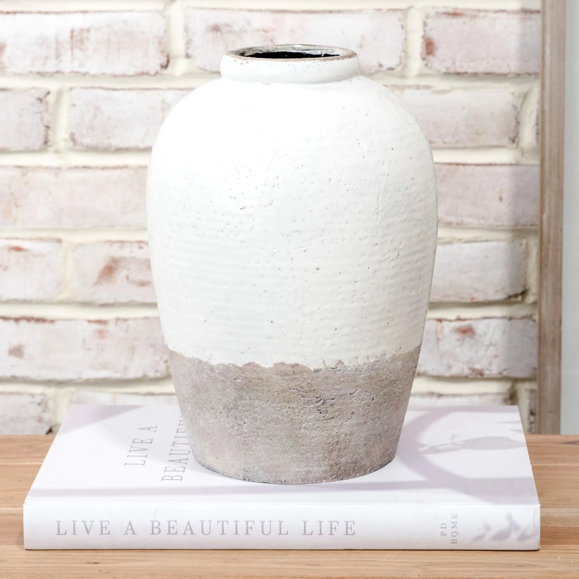 11" FRENCH WHITE VASE - Magnolia Lane co. Home + Garden + Gift